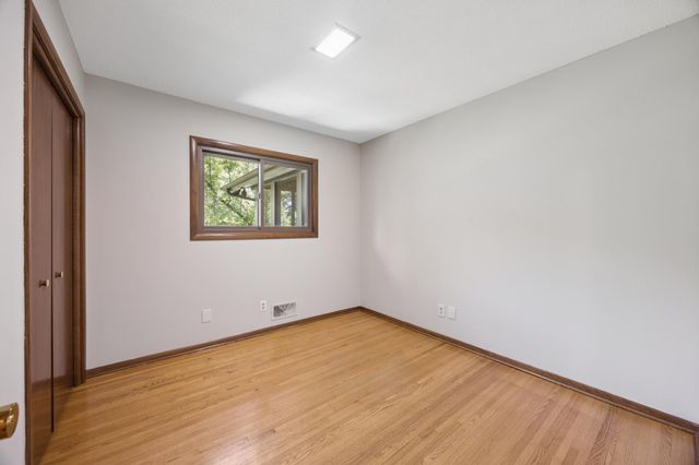443 Salem Place, Mahtomedi, MN 55115