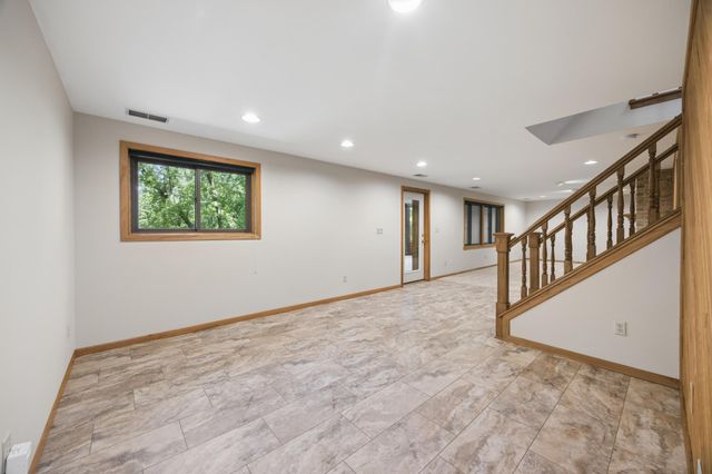 443 Salem Place, Mahtomedi, MN 55115