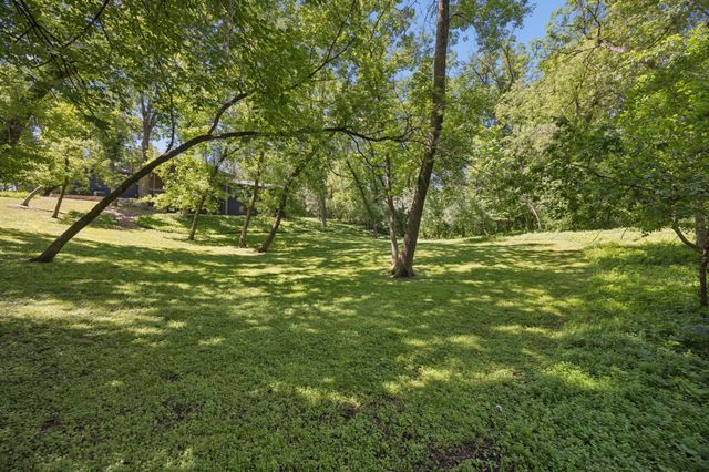 443 Salem Place, Mahtomedi, MN 55115