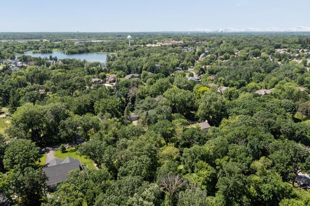 443 Salem Place, Mahtomedi, MN 55115
