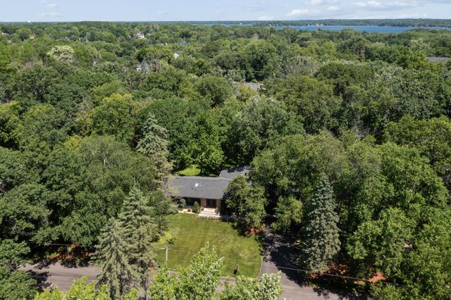 443 Salem Place, Mahtomedi, MN 55115