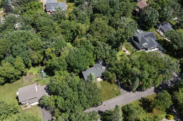 443 Salem Place, Mahtomedi, MN 55115