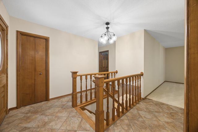 443 Salem Place, Mahtomedi, MN 55115