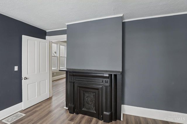 3 W Seventy Third Street, Cincinnati, OH 45216