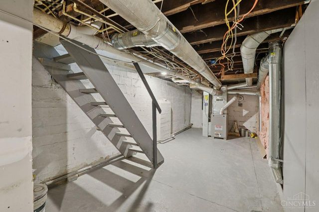 3 W Seventy Third Street, Cincinnati, OH 45216