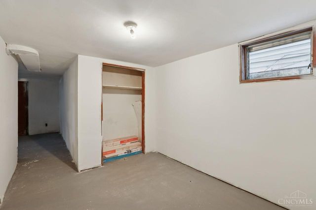 3 W Seventy Third Street, Cincinnati, OH 45216