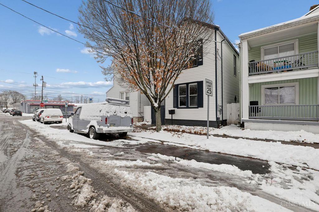 3 W Seventy Third Street, Cincinnati, OH 45216