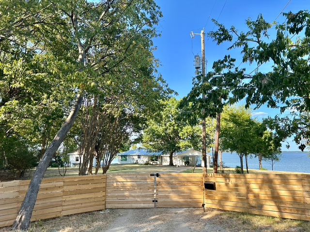 8731 Lakeshore Drive, Kemp, TX 75143
