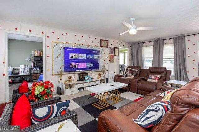 563 Presidential Drive, Dallas, GA 30157