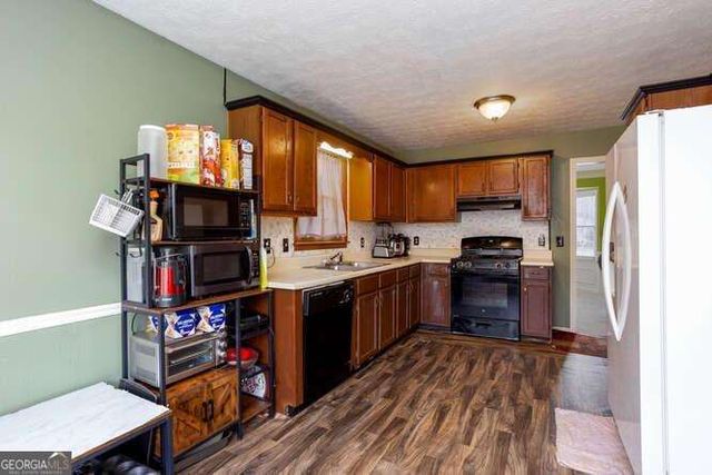 563 Presidential Drive, Dallas, GA 30157