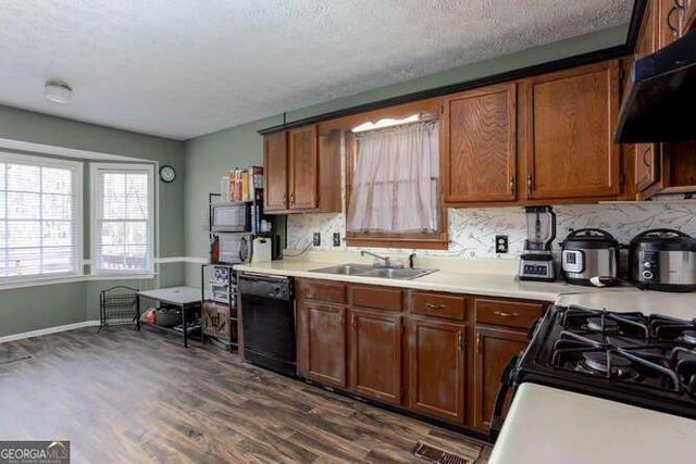 563 Presidential Drive, Dallas, GA 30157