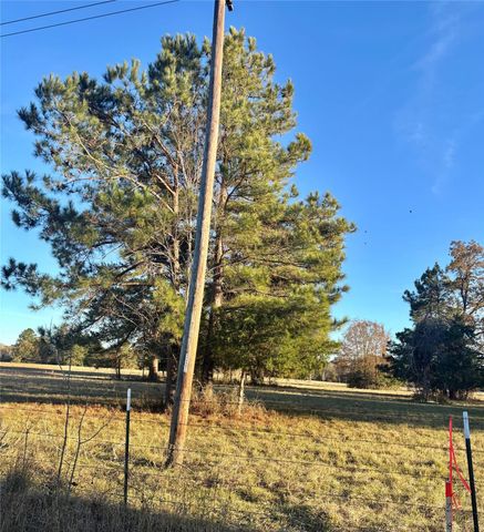 877 County Road 4110, Crockett, TX 75835