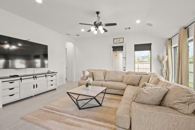 906 Sendero Trail, Conroe, TX 77304