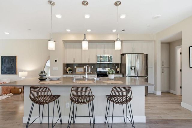 350 Circuit Way, Mountain View, CA 94043