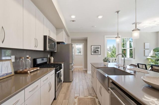 350 Circuit Way, Mountain View, CA 94043