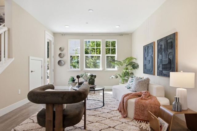 350 Circuit Way, Mountain View, CA 94043