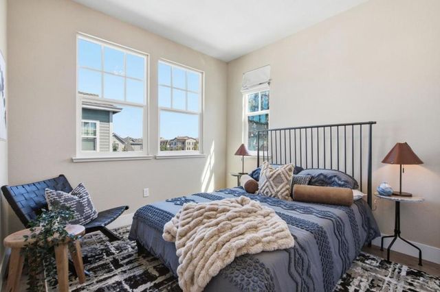 350 Circuit Way, Mountain View, CA 94043