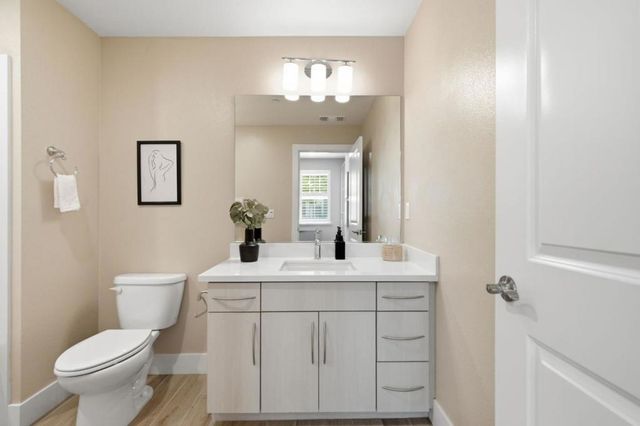350 Circuit Way, Mountain View, CA 94043