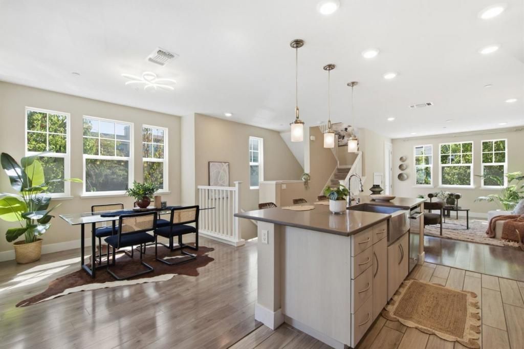 350 Circuit Way, Mountain View, CA 94043
