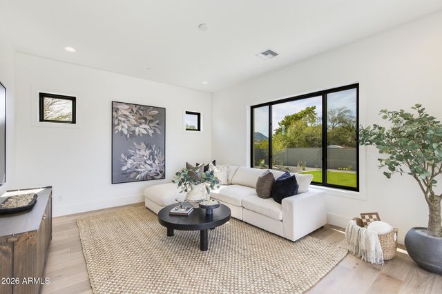 10019 N 56th Street, Paradise Valley, AZ 85253