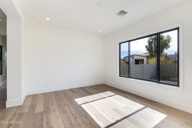 10019 N 56th Street, Paradise Valley, AZ 85253