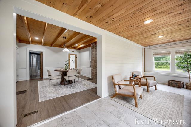 6411 11 Mile Road Ne, Courtland Twp, MI 49341