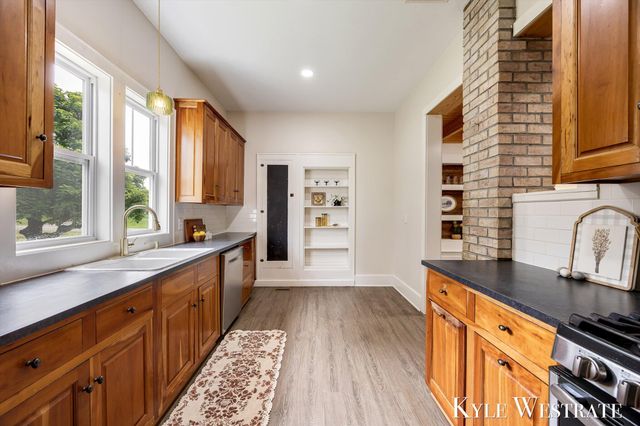 6411 11 Mile Road Ne, Courtland Twp, MI 49341