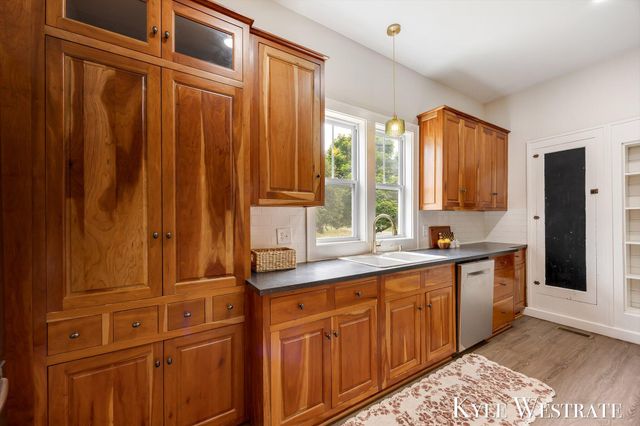 6411 11 Mile Road Ne, Courtland Twp, MI 49341