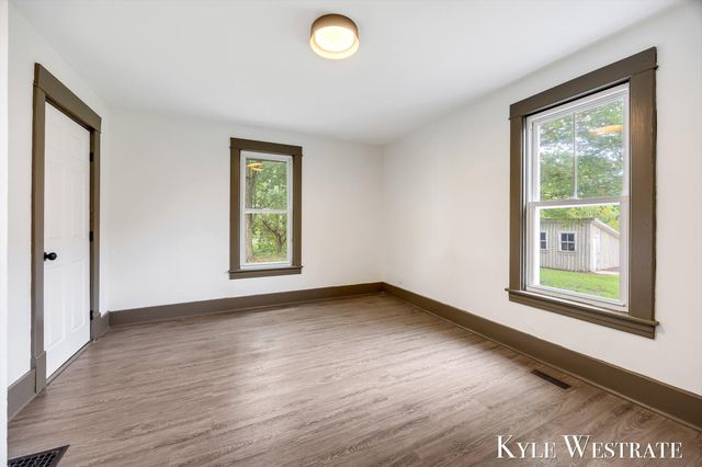 6411 11 Mile Road Ne, Courtland Twp, MI 49341