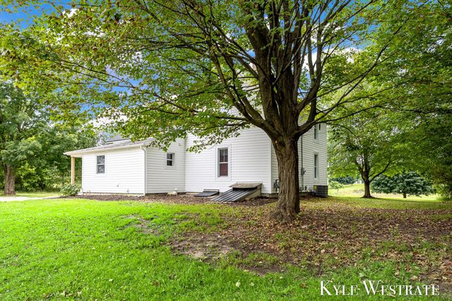 6411 11 Mile Road Ne, Courtland Twp, MI 49341