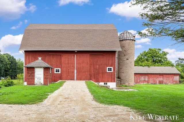 6411 11 Mile Road Ne, Courtland Twp, MI 49341