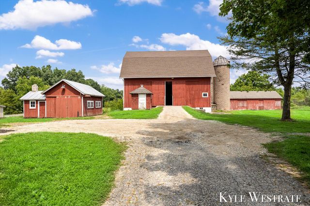 6411 11 Mile Road Ne, Courtland Twp, MI 49341