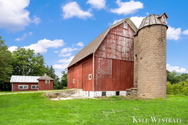 6411 11 Mile Road Ne, Courtland Twp, MI 49341