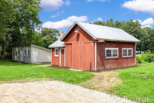 6411 11 Mile Road Ne, Courtland Twp, MI 49341