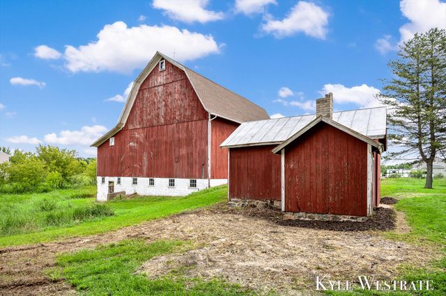 6411 11 Mile Road Ne, Courtland Twp, MI 49341