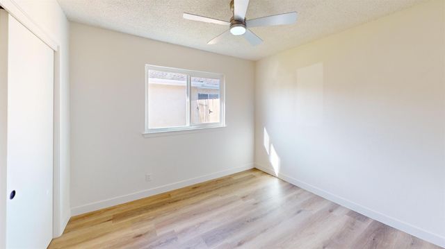 5044 W Willis Avenue, Fresno, CA 93722