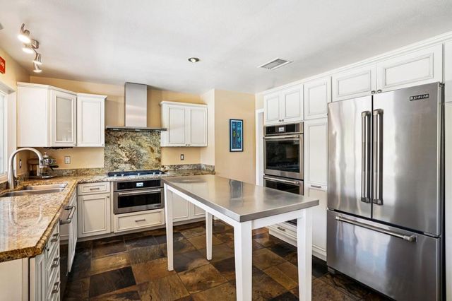 835 N Farrell Drive, Palm Springs, CA 92262