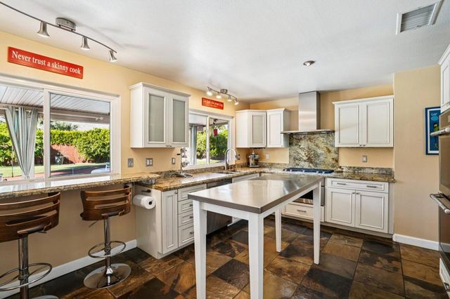 835 N Farrell Drive, Palm Springs, CA 92262