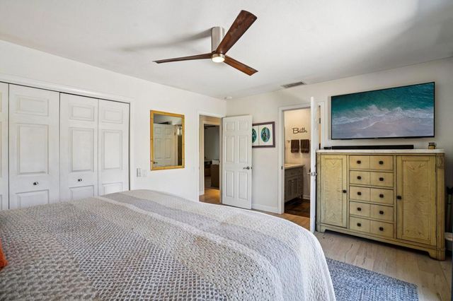 835 N Farrell Drive, Palm Springs, CA 92262