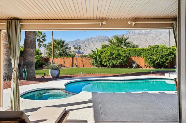 835 N Farrell Drive, Palm Springs, CA 92262