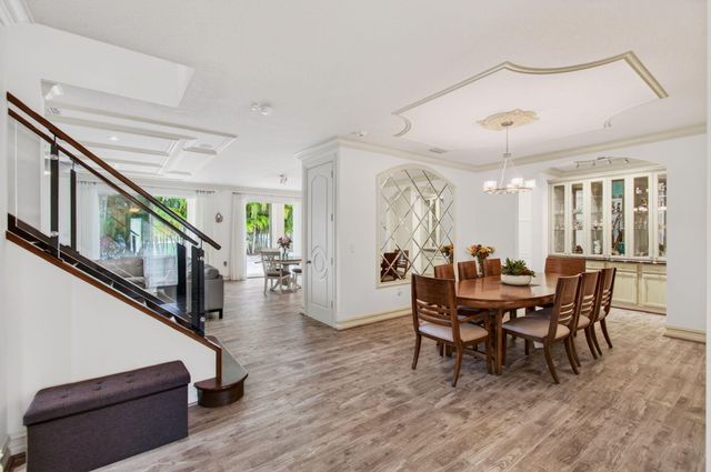 9732 Phipps Lane, Wellington, FL 33414