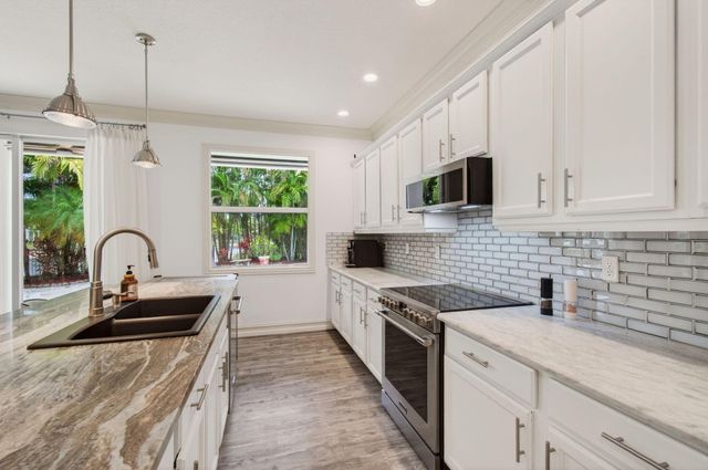 9732 Phipps Lane, Wellington, FL 33414