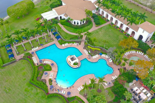 9732 Phipps Lane, Wellington, FL 33414