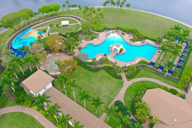 9732 Phipps Lane, Wellington, FL 33414