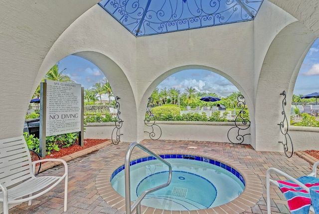 9732 Phipps Lane, Wellington, FL 33414