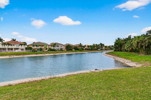 9732 Phipps Lane, Wellington, FL 33414