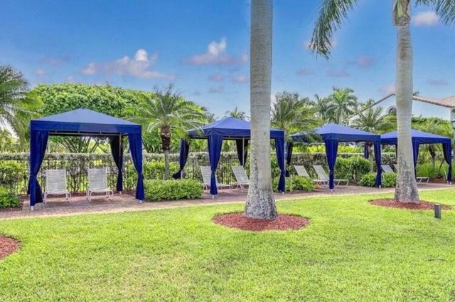 9732 Phipps Lane, Wellington, FL 33414