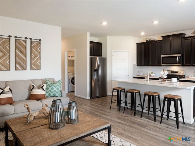 106 Barton Point, Cibolo, TX 78108