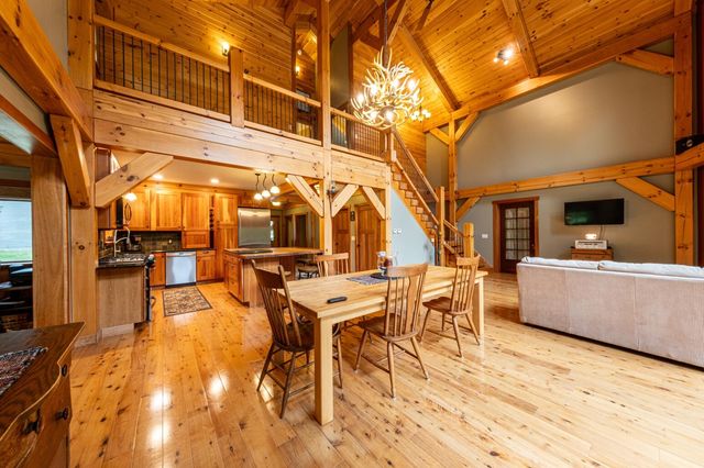 6068 S 142nd Avenue, Rothbury, MI 49452