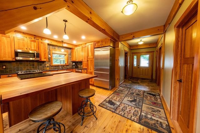 6068 S 142nd Avenue, Rothbury, MI 49452
